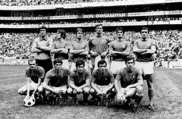 La formazione dell'Italia prima della partita con il Brasile, Mondiali di calcio in Messico, 1970 - Farabola Immagine digitale