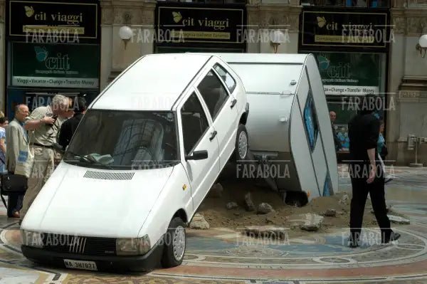 La scultura contemporanea di Ingar Dragset, Milano, 2003 - Farabola Immagine digitale