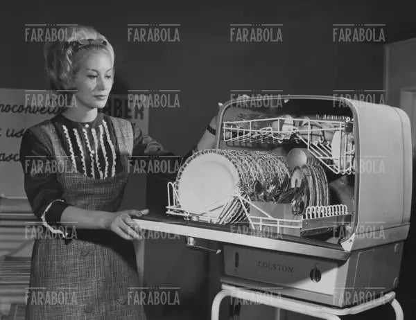 Lavastoviglie Colston, Fiera Campionaria, Milano, 1962 - Farabola Immagine digitale