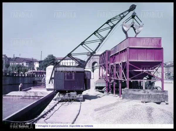 Lavori alla Darsena di Porta Ticinese, Milano, anni 50 - Farabola Immagine digitale
