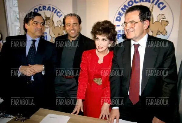 Leoluca Orlando, Gina Lollobrigida, Antonio Di Pietro e Romano Prodi, Elezione Europee, 1999 - Farabola Immagine digitale