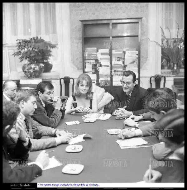 Lisa Gastoni e Carlo Lizzani, Milano, 1965 - Farabola Immagine digitale
