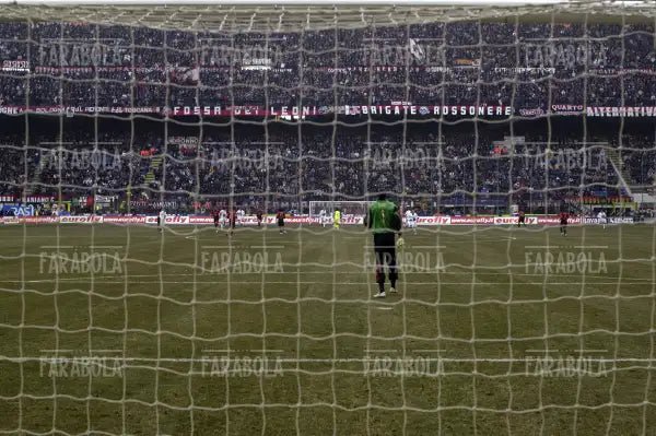 Lo stadio Meazza San Siro, Milan vs Bologna, 2005 - Farabola Immagine digitale