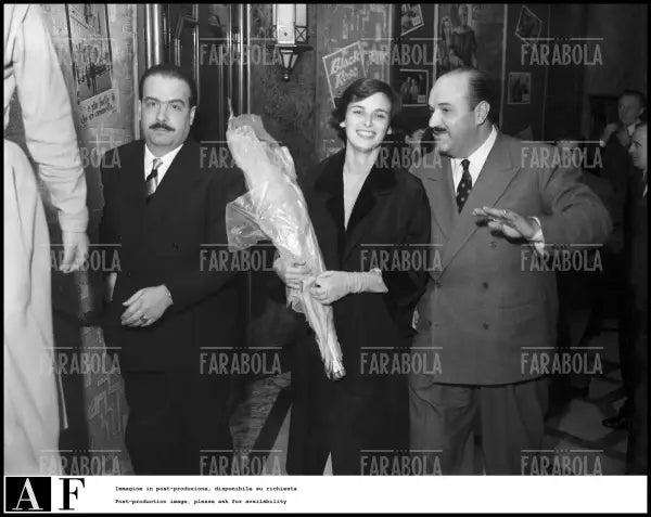 Lucia Bosè alla prima al cinema Odeon, 1950 - Farabola Immagine digitale