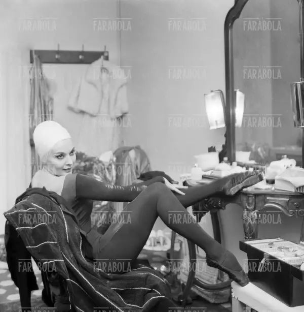 Ludmilla Tcherina, Performance di Salvador Dalì, Festival di Venezia, 1961 - Farabola Immagine digitale