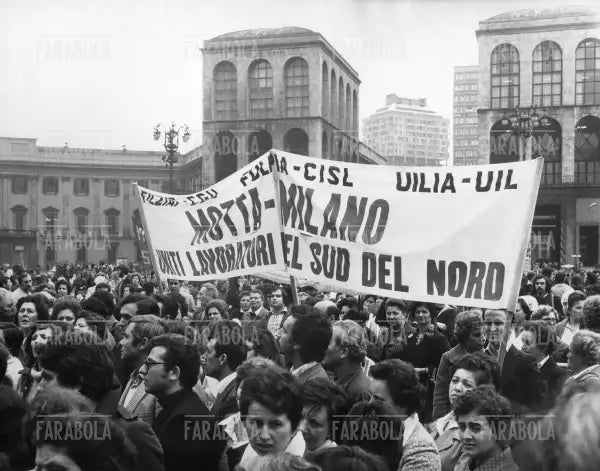 Manifestazione dei lavoratori dell'UNIDAL, Milano, 1976 - Farabola Immagine digitale