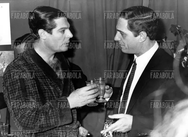 Marcello Mastroianni e Nino Manfredi, anni 70 - Farabola Immagine digitale