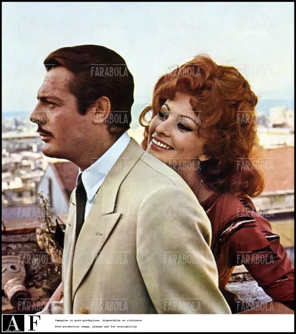 Marcello Mastroianni e Sophia Loren in una scena del film Matrimonio all'italiana, 1964 - Farabola Immagine digitale