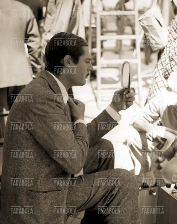 Marcello Mastroianni sul set del film Divorzio all'italiana, 1961 - Farabola Immagine digitale