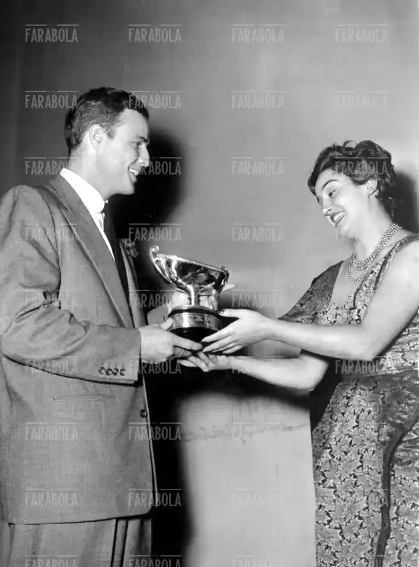 Marlon Brando premiato a Roma, 1954 - Farabola Immagine digitale