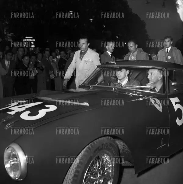 Marzotto e Marini su Ferrari 250 MM, Mille Miglia, 1953 - Farabola Immagine digitale