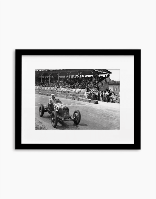 Maserati sul circuito della Superba, Genova 1937 - Farabola WhiteWall App Product
