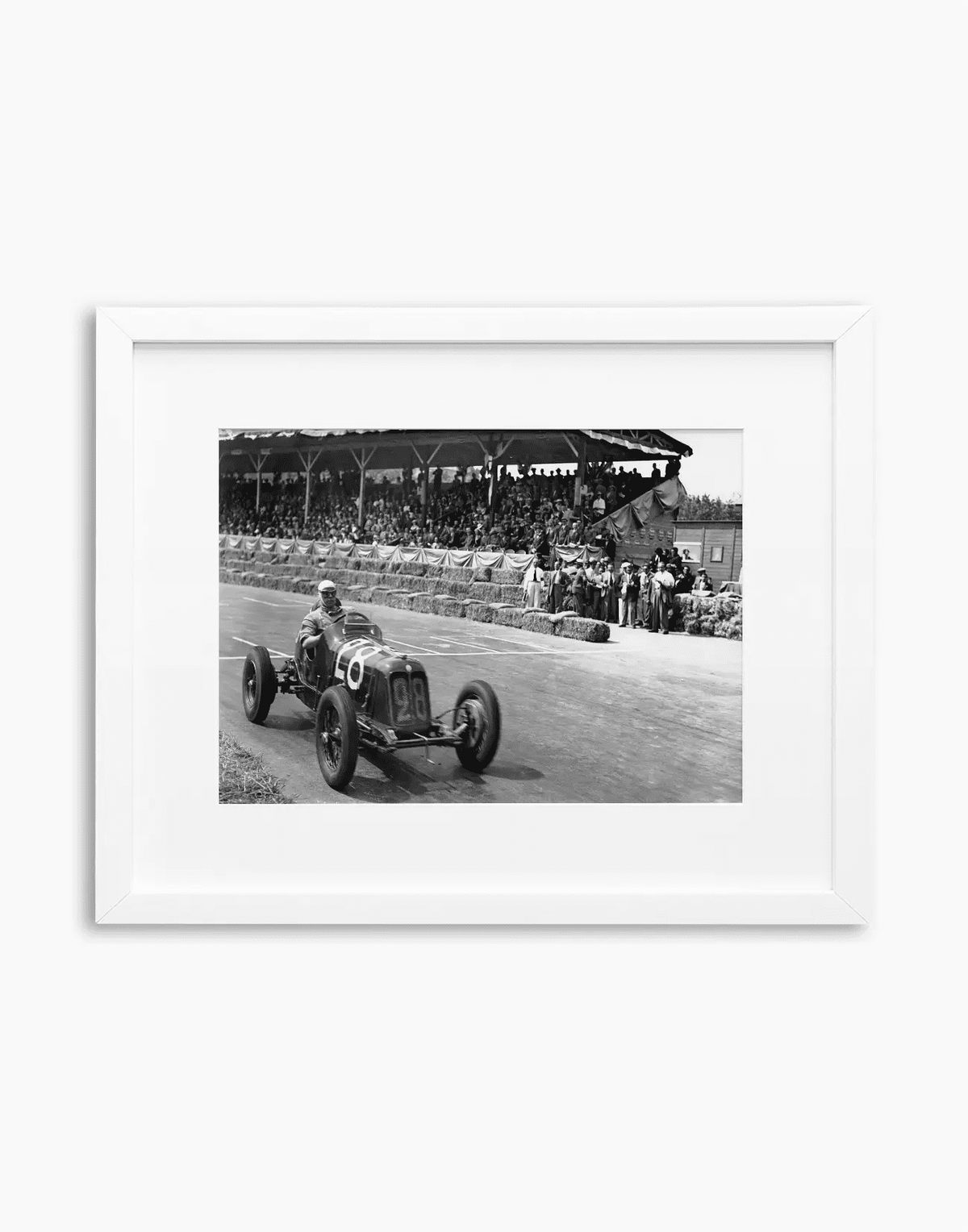 Maserati sul circuito della Superba, Genova 1937 — stampa fine art con cornice bianca