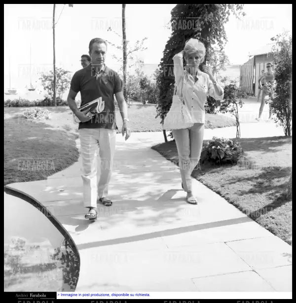 Michelangelo Antonioni e Monica Vitti, Festival di Venezia, 1962 - Farabola Immagine digitale