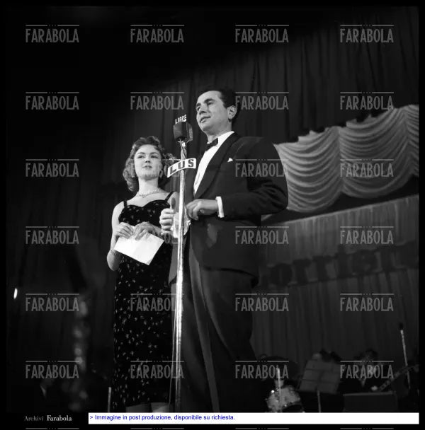 Milena Luini ed Enzo Tortora, Sei giorni della canzone, 1958 - Farabola Immagine digitale