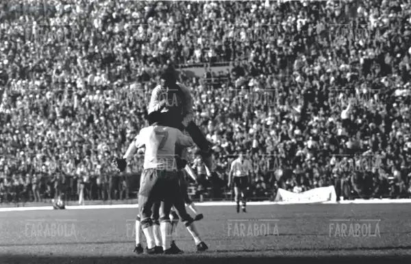 Mondiali di calcio in Cile, Brasile vs Cecoslovacchia, 1962 - Farabola Immagine digitale
