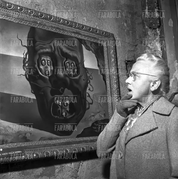 Mostra di Salvador Dalì a Milano, 1954 - Farabola Immagine digitale