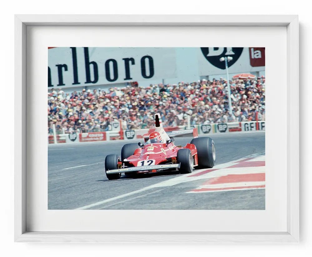 Niki Lauda su Ferrari, Formula Uno 1975 - Farabola Fotografia