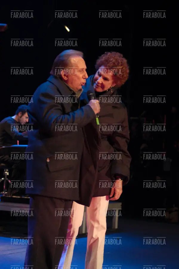 Ornella Vanoni e Mike Bongiorno, La città per cantare, Milano, 2003 - Farabola Immagine digitale