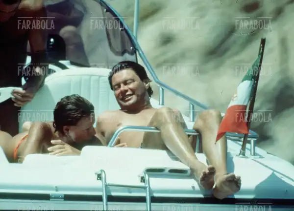 Ornella Vanoni in barca, 1993 - Farabola Immagine digitale