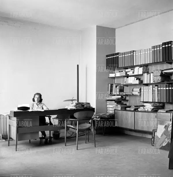 Palma Bucarelli nel suo ufficio, Roma, 1959 - Farabola Immagine digitale
