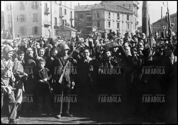 Partigiani a Milano, 1945 - Farabola Immagine digitale