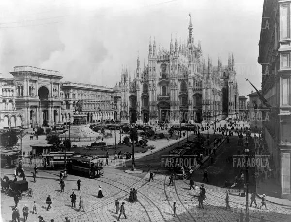Piazza del Duomo, Milano, primi del Novecento - Farabola Immagine digitale