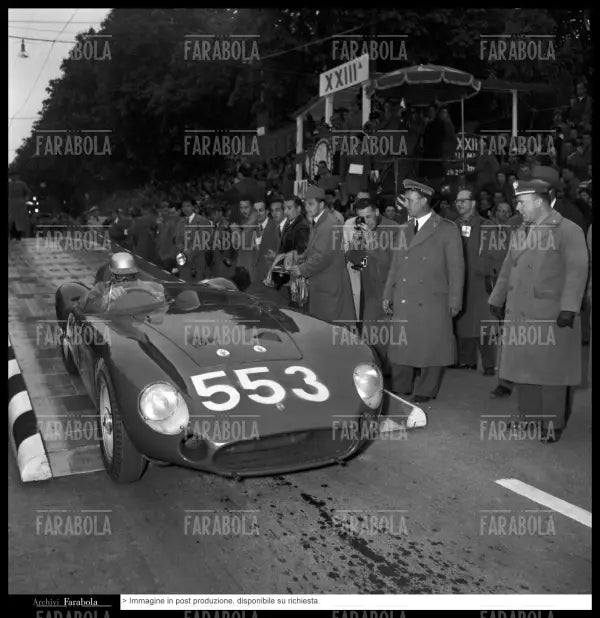 Piero Taruffi su Maserati 330S Fantuzzi, Mille Miglia, 1956 - Farabola Immagine digitale