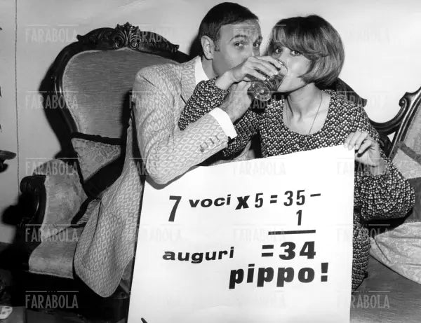 Pippo Baudo con la moglie Angela Lippi festeggia 34 anni, 1970 - Farabola Immagine digitale