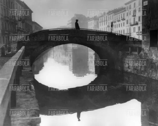 Ponte sul Naviglio, Milano, fine Ottocento - Farabola Immagine digitale