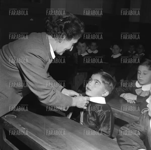 Primo giorno di scuola, Milano, 1952 - Farabola Immagine digitale