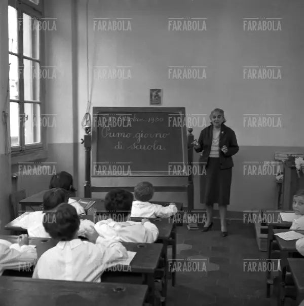 Primo giorno di scuola, Milano, 1960 - Farabola Immagine digitale