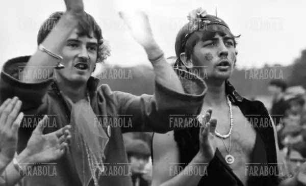 Raduno di hippies per il Festival of the Flower Children, Bedford, 1967 - Farabola Immagine digitale