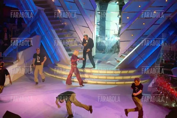 Raffaella Carrà e Mike Bongiorno, Festival di Sanremo, 2001 - Farabola Immagine digitale
