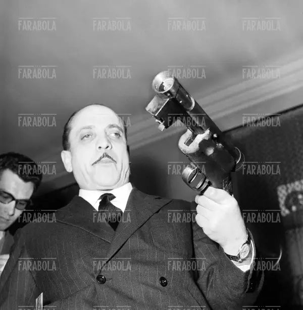 Rapina di via Osoppo, il Questore De Rosa, Milano, 1958 - Farabola Immagine digitale