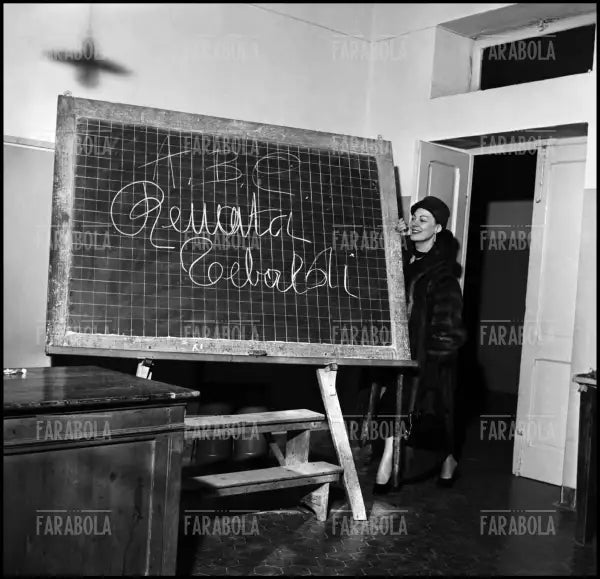 Renata Tebaldi nella sua scuola, Langhirano, 1956 - Farabola Immagine digitale