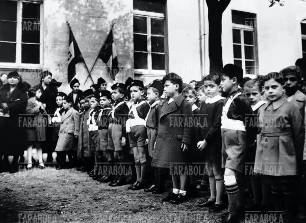 Riapertura delle scuole, Milano, 1938 - Farabola Immagine digitale