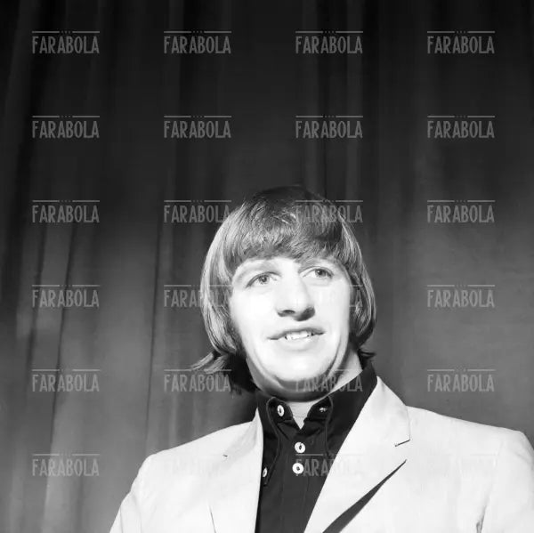 Ringo Starr al Duomo, Concerto dei Beatles, Milano, 1965 - Farabola Immagine digitale