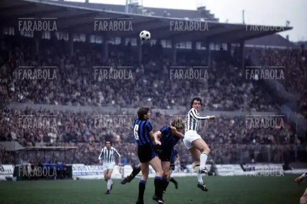 Roberto Bettega e Giacinto Facchetti, Juventus vs Inter, 1978 - Farabola Immagine digitale