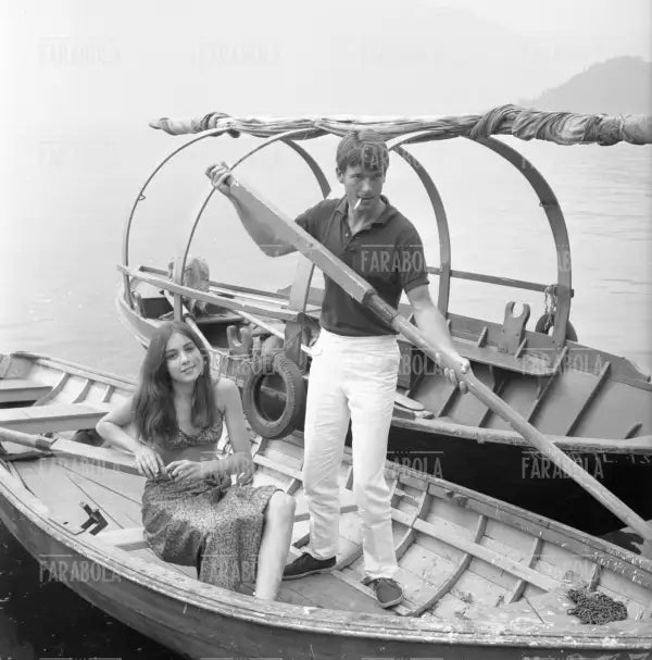 Romina Power e Robert Hoffman sul set del film Come imparai ad amare le donne, 1966 - Farabola Immagine digitale