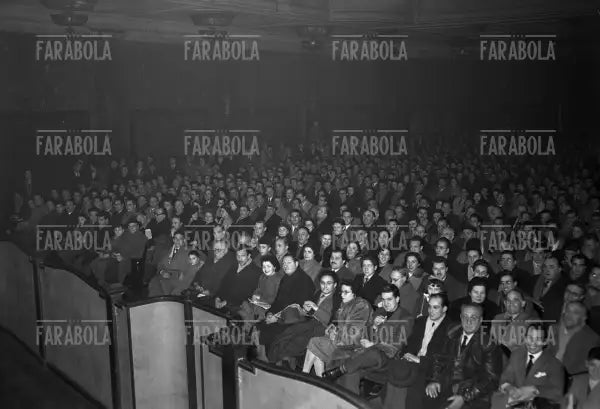 Sala del Cinema Odean di Milano, 1950 - Farabola Immagine digitale