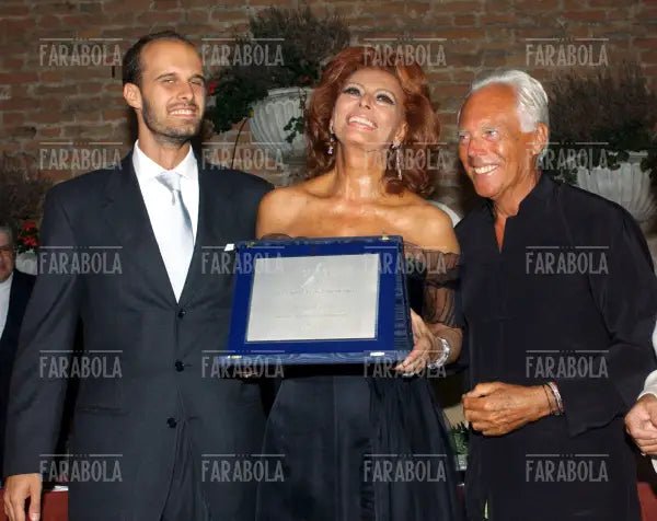 Sophia Loren, Edoardo Ponti e Giorgio Armani, Festival di Venezia, 2002 - Farabola Immagine digitale