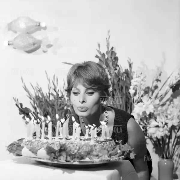 Sophia Loren festeggia 25 anni, Capri, 1959