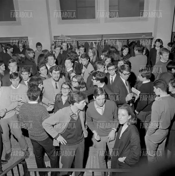 Studenti del Liceo Berchet, Milano, 1967 - Farabola Immagine digitale