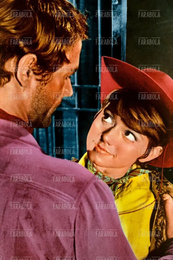 Terence Hill e Rita Pavone in una scena del film Little Rita nel Far West, 1967 - Farabola Immagine digitale