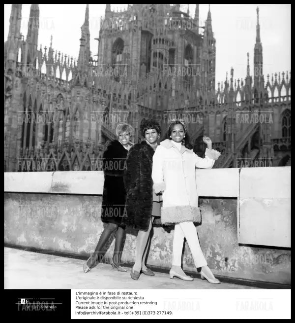 The Supremes al Duomo, Milano, 1968 - Farabola Immagine digitale