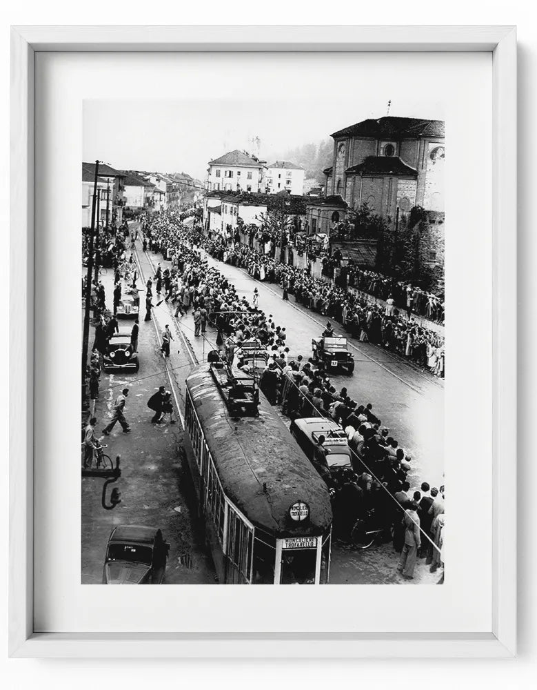 Traguardo di tappa a Torino, Giro d'Italia 1948 - Farabola Fotografia