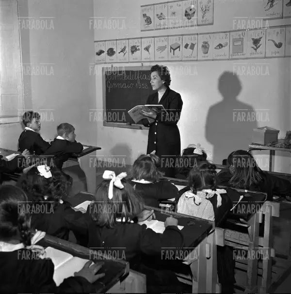 Una classe di una scuola elementare, Milano, 1958 - Farabola Immagine digitale