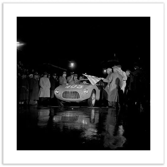 Villoresi su Ferrari, Mille Miglia 1951 - Farabola Fotografia