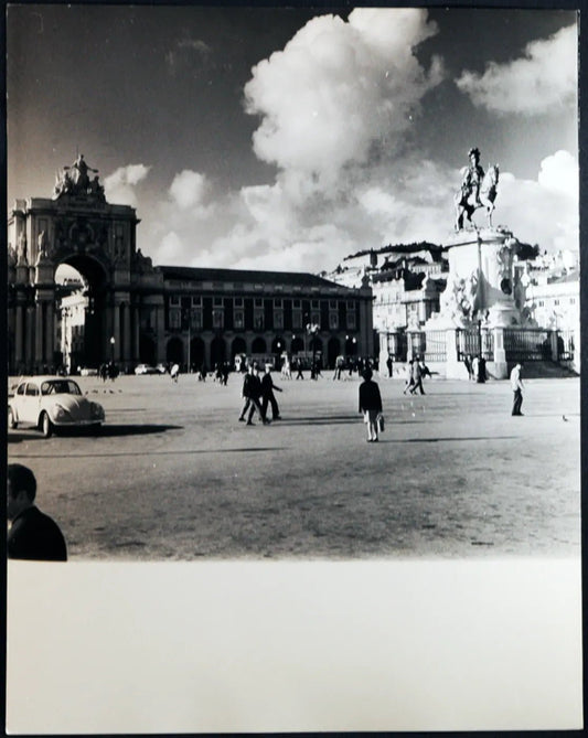 Lisbona Piazza do Commercio anni 60 Ft 1467 - Stampa 21x27 cm - Farabola Stampa ai sali d'argento